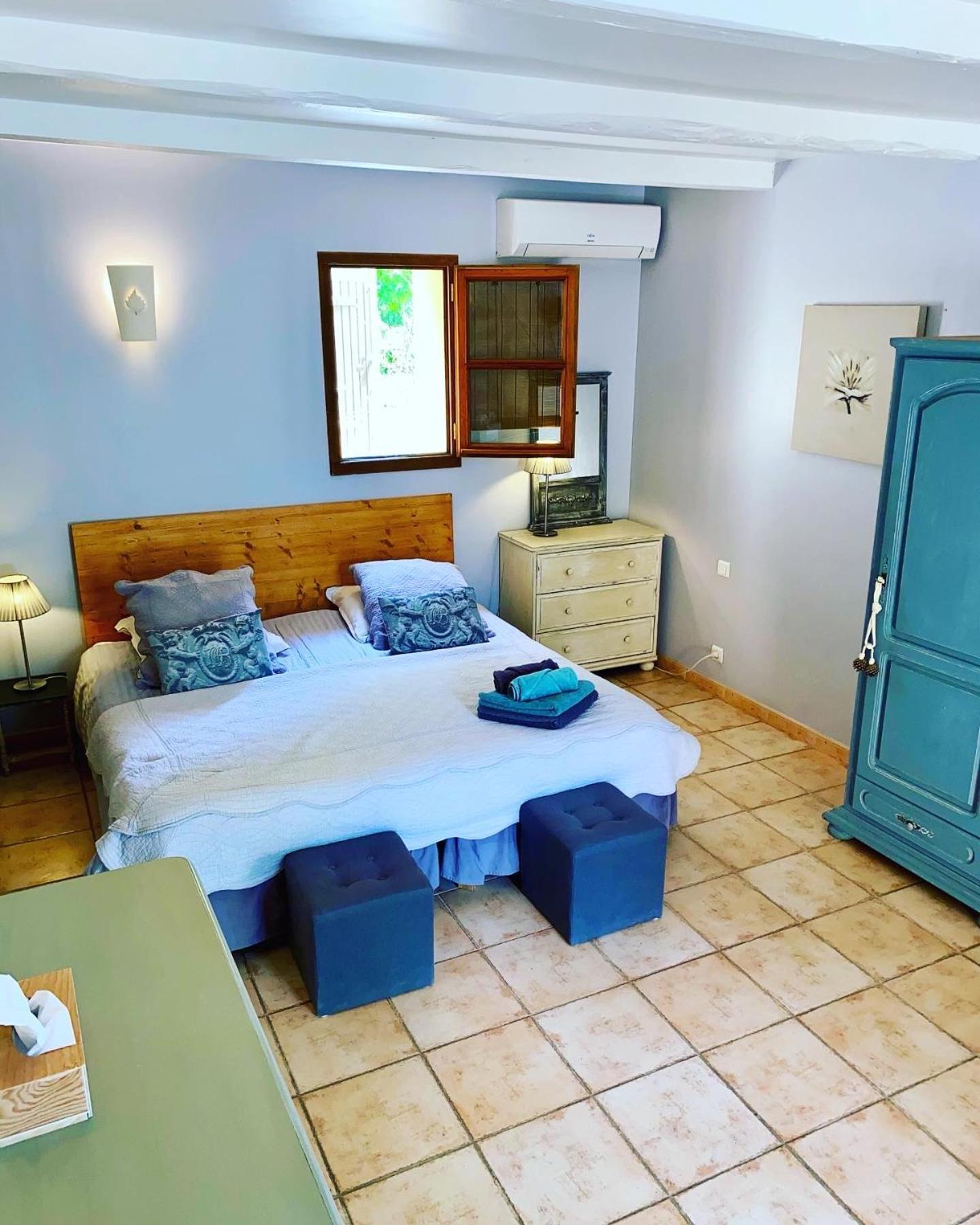 Mas Les Fleurs D'Hilaire Bed & Breakfast Monteux Ngoại thất bức ảnh